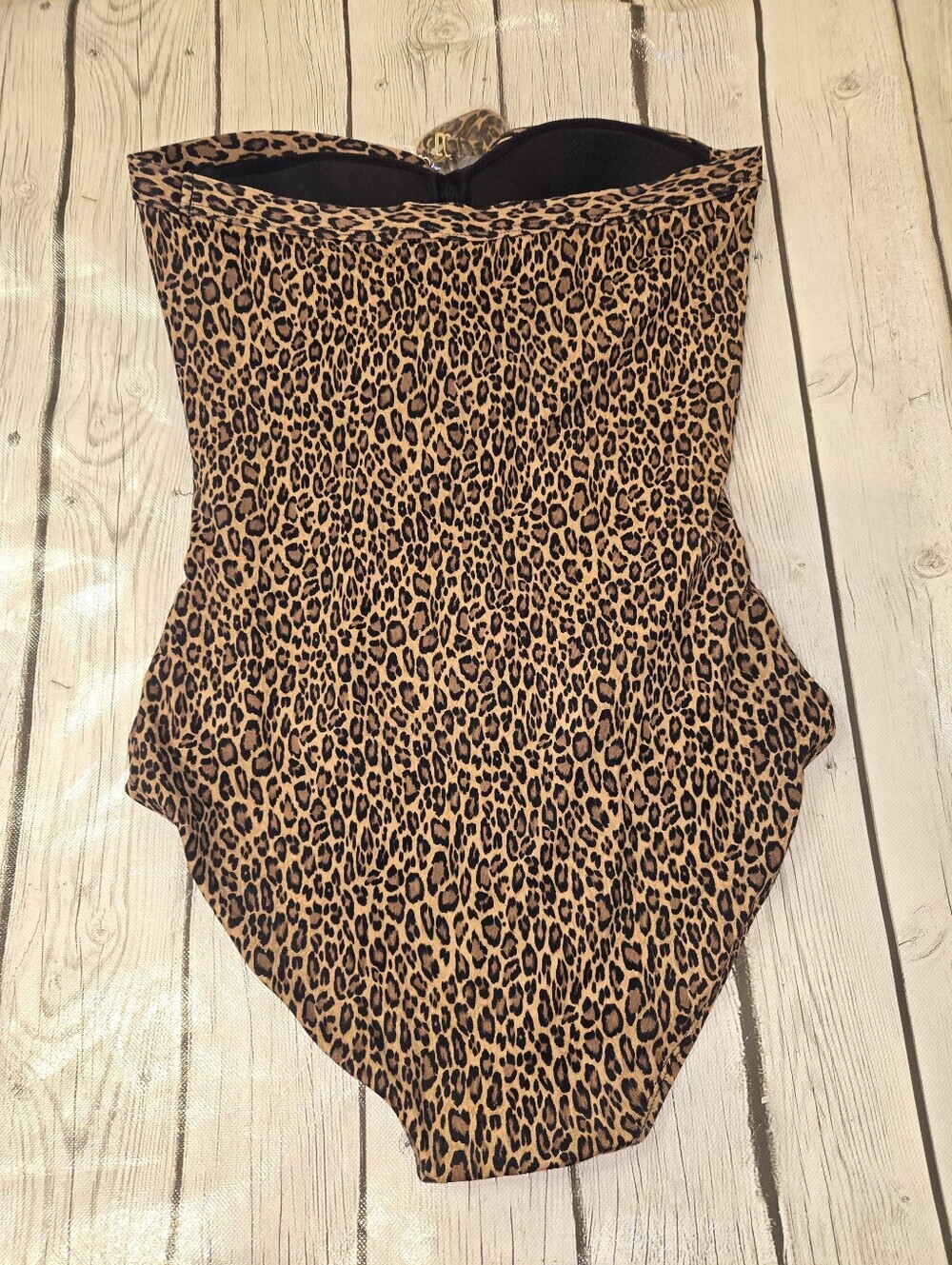 Tommy Bahama L1023 Women's Animal Print Bandeau One Piece Swimsuit Size 8 - Picture 2 of 5